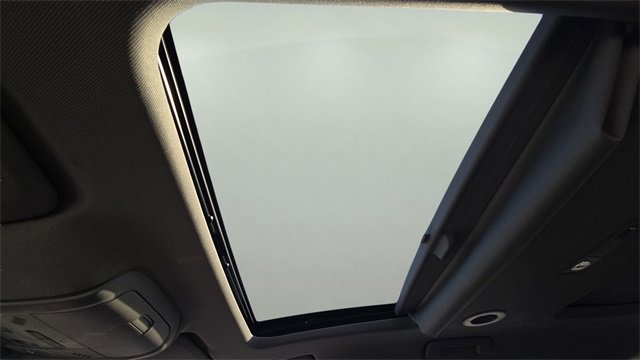 Used 2020 Buick Enclave Avenir w/ Avenir Technology Package image 35