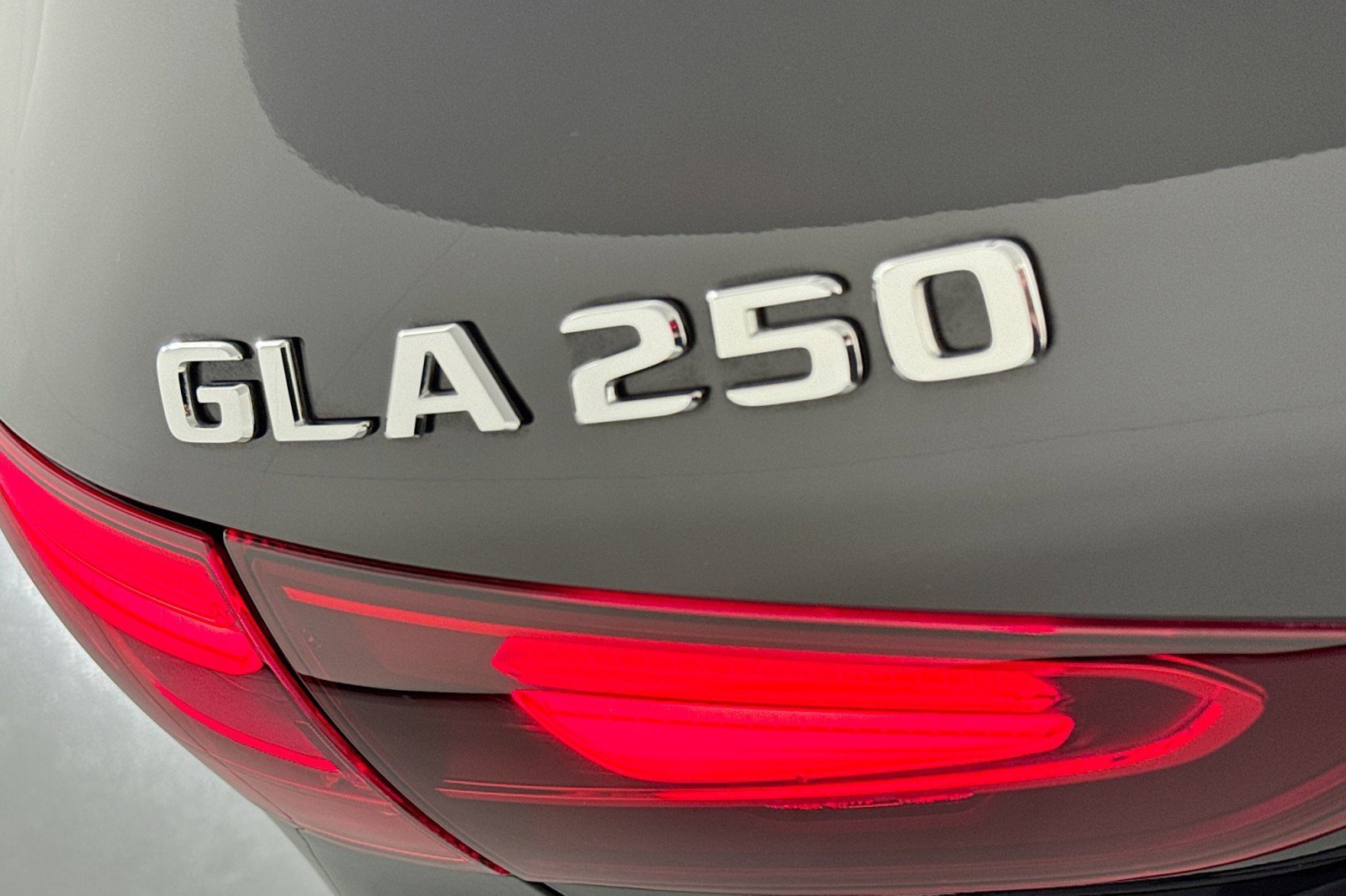 Certified 2025 Mercedes-Benz GLA 250 image 9