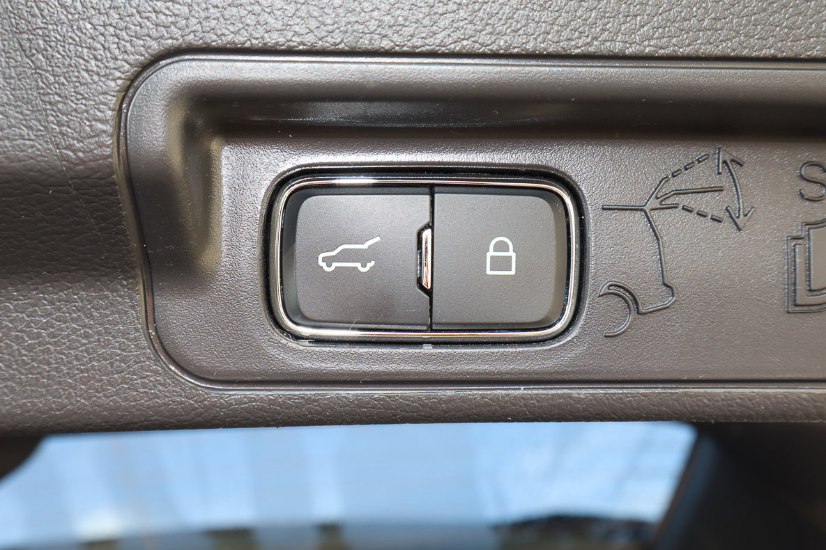 Used 2025 Ford Explorer ST-Line w/ ST-Line Street Pack image 20