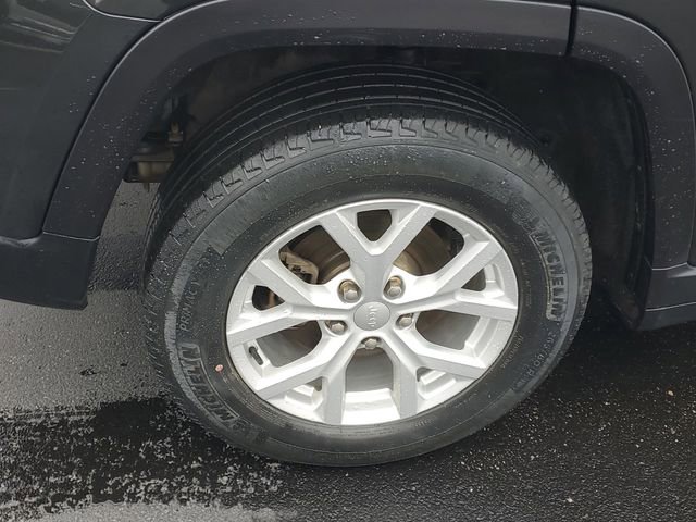 Used 2023 Jeep Grand Cherokee Limited w/ Trailer Tow Prep Group (B) image 5