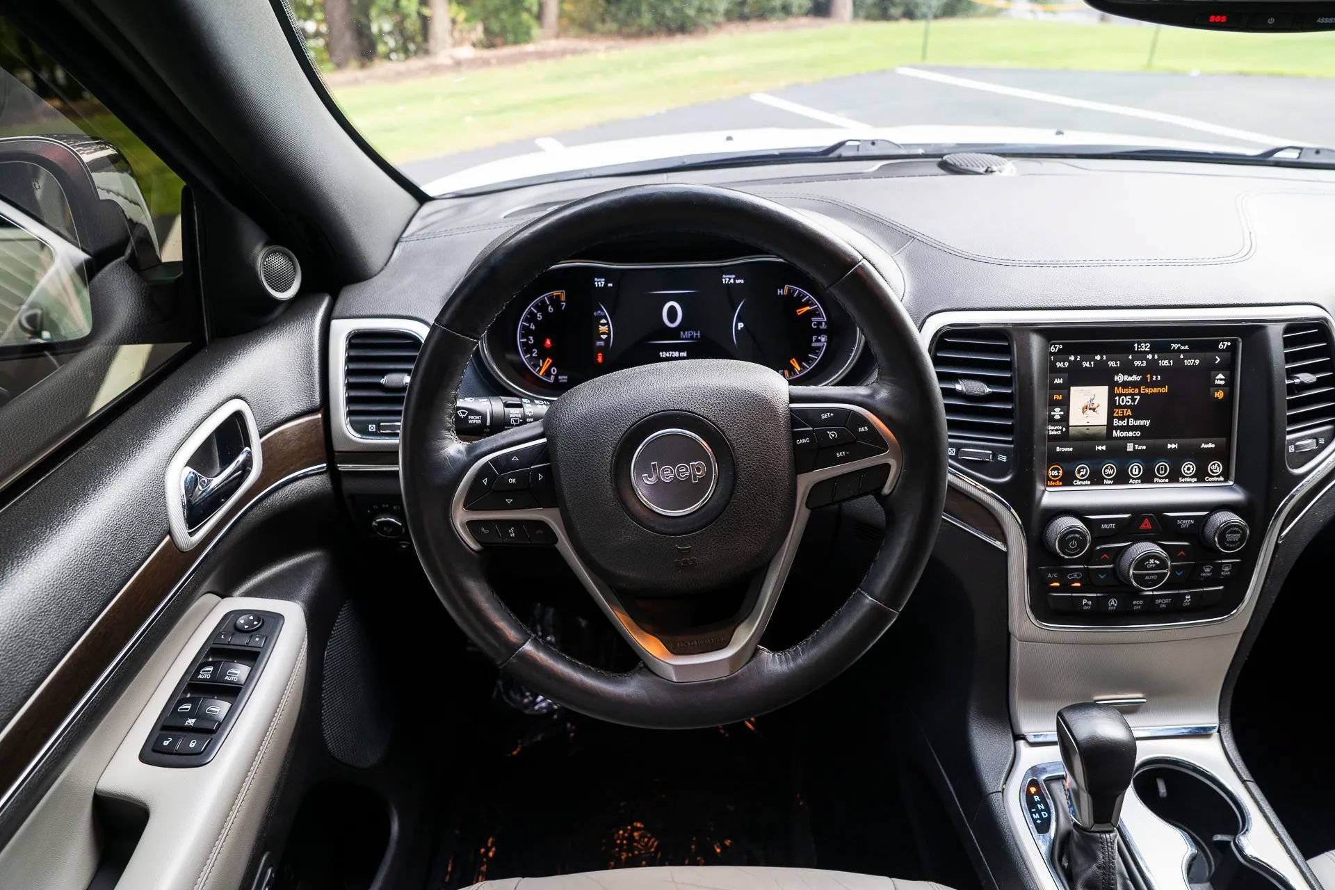 Used 2018 Jeep Grand Cherokee Limited AWD/4WD image 30