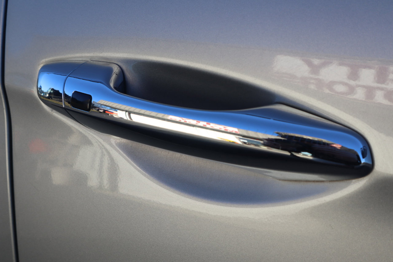 Used 2017 Hyundai Santa Fe AWD w/ SE Ultimate Tech Package 03 image 30