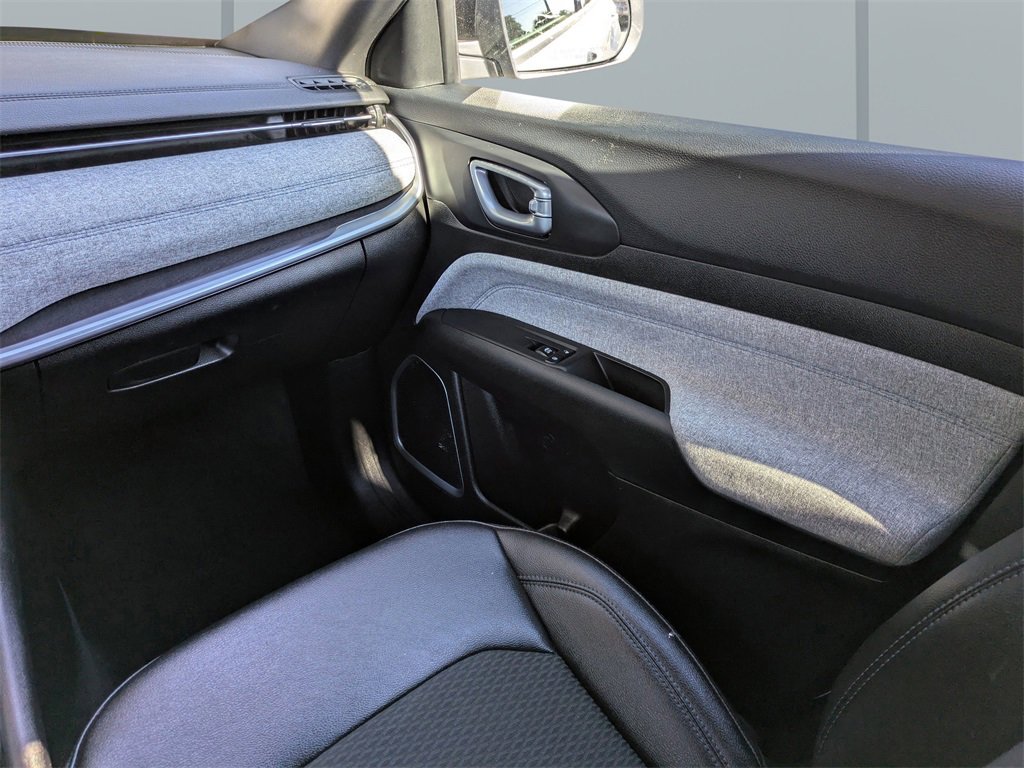 Used 2025 Jeep Compass Latitude image 17