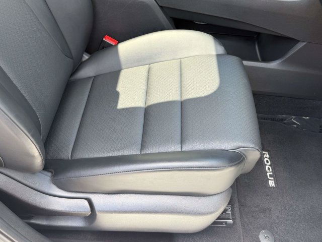 Used 2023 Nissan Rogue SV w/ SV Premium B Package AWD/4WD image 11
