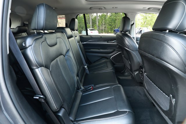 Used 2023 Jeep Grand Cherokee L Limited w/ Luxury Tech Group II AWD/4WD image 34