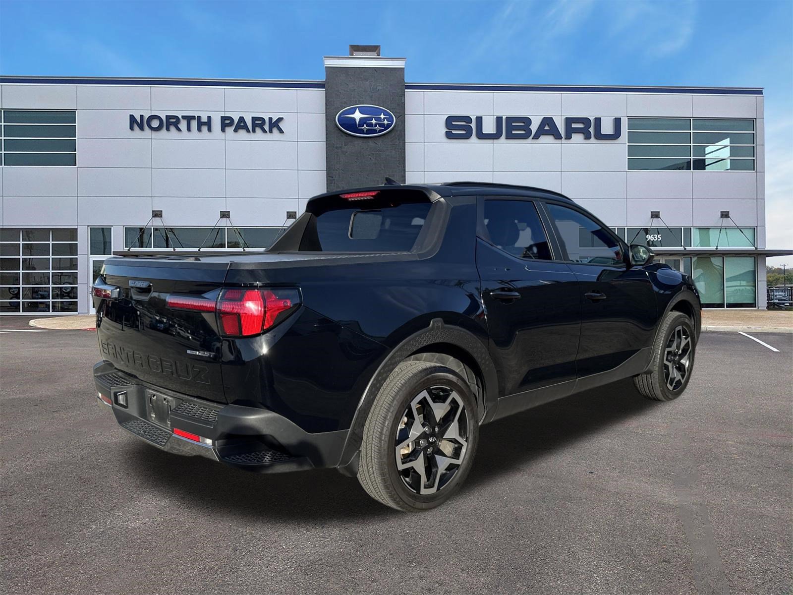 Used 2023 Hyundai Santa Cruz Limited w/ Cargo Package image 3