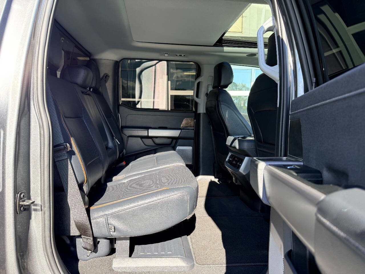 Used 2025 Ford F250 Lariat w/ Lariat Ultimate Package image 40