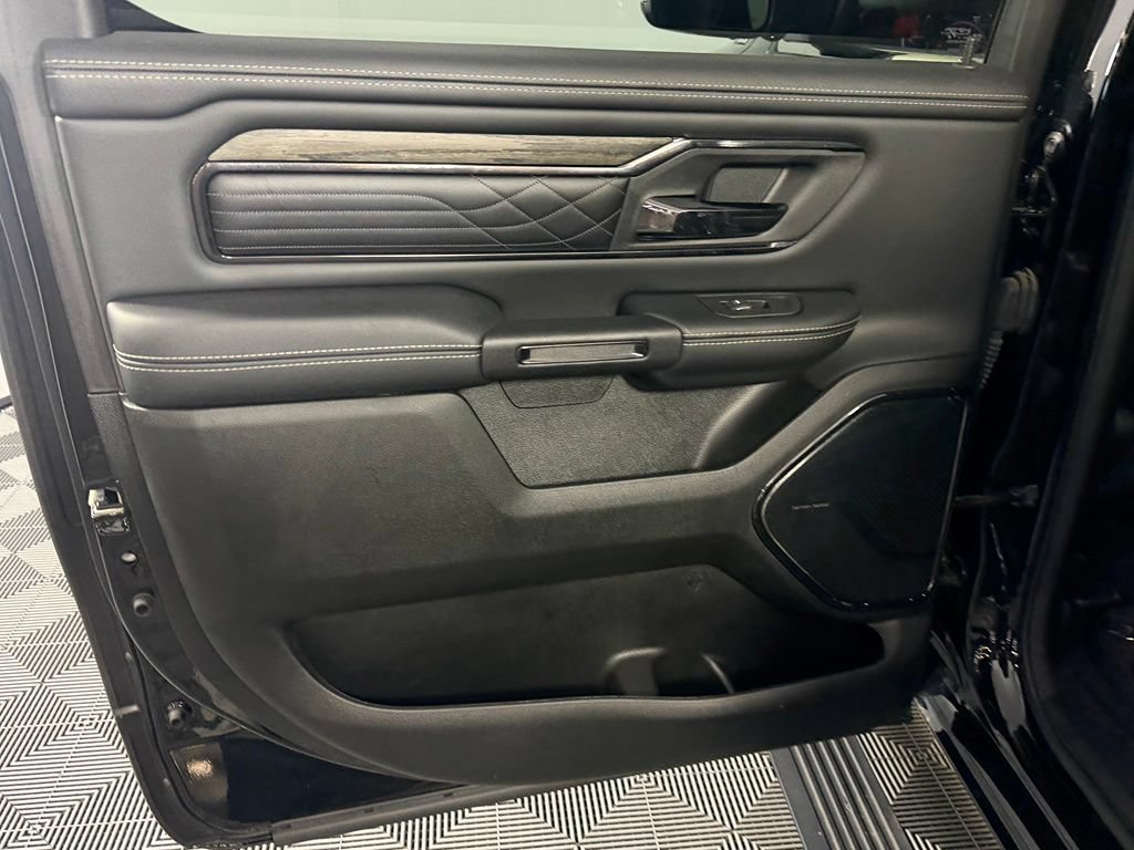 Used 2025 RAM 1500 Limited AWD/4WD image 28