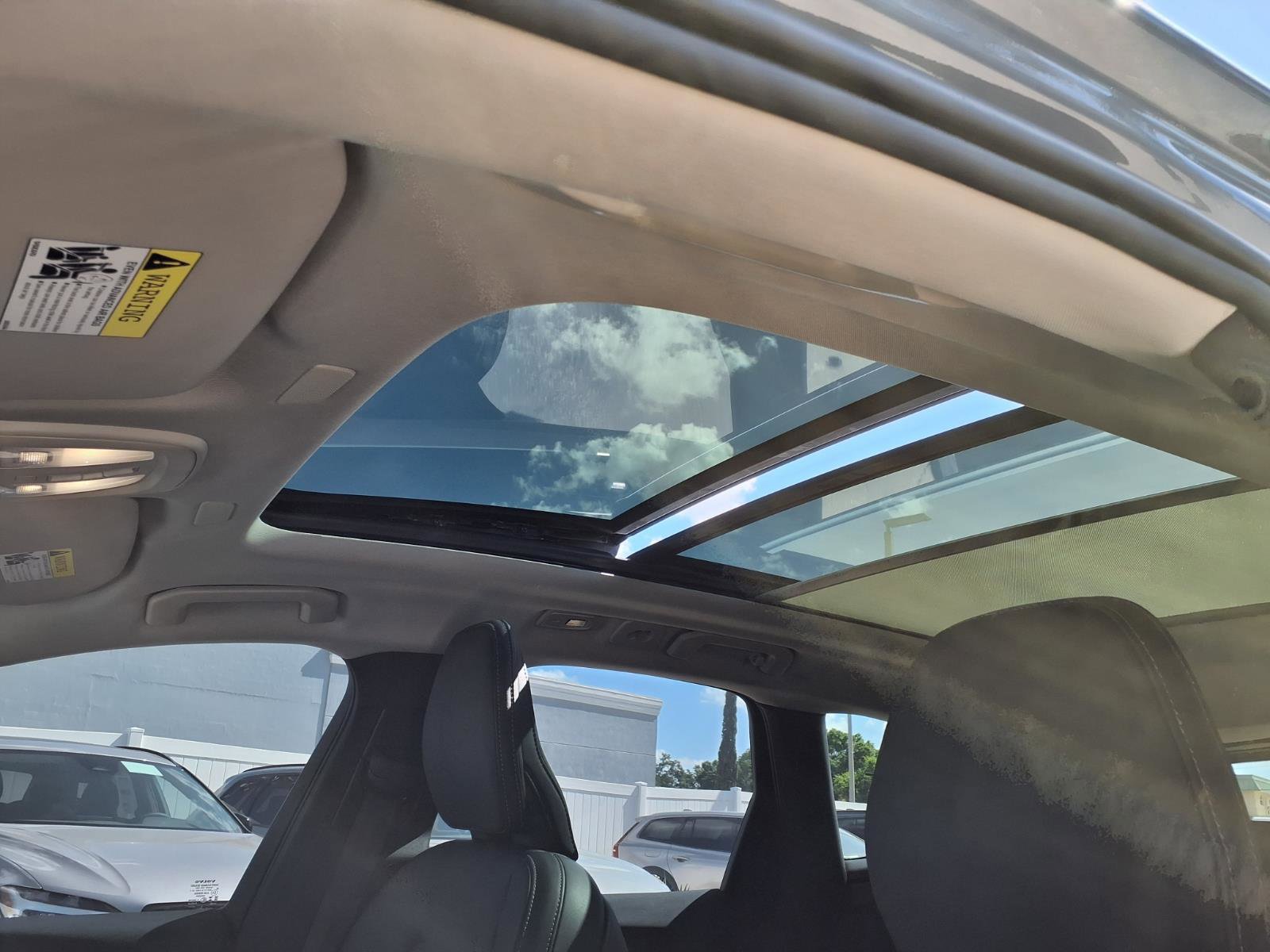 Certified 2023 Volvo XC60 B5 Ultimate w/ Climate Package FWD image 23