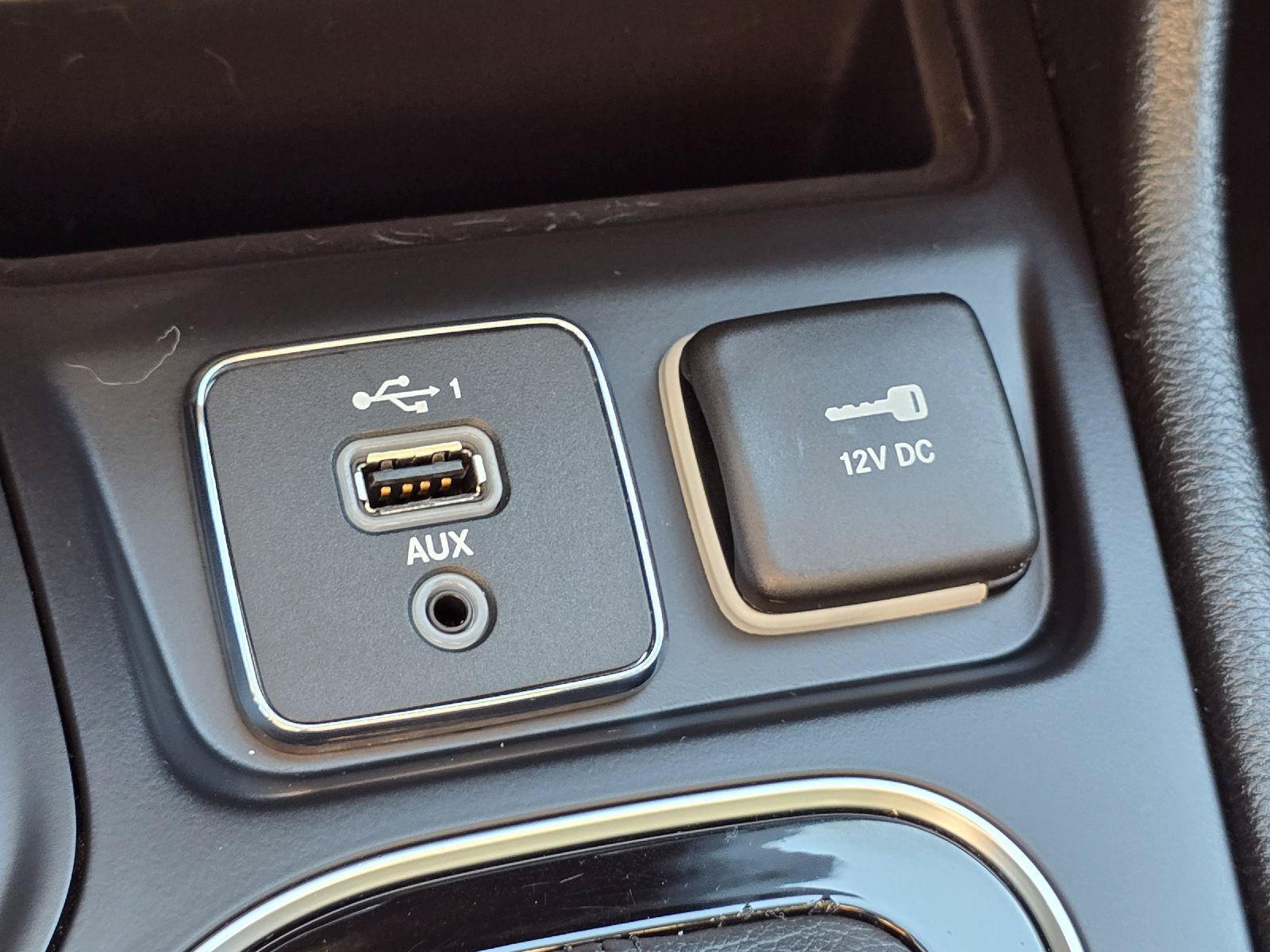 Used 2019 Jeep Cherokee Limited AWD/4WD image 28