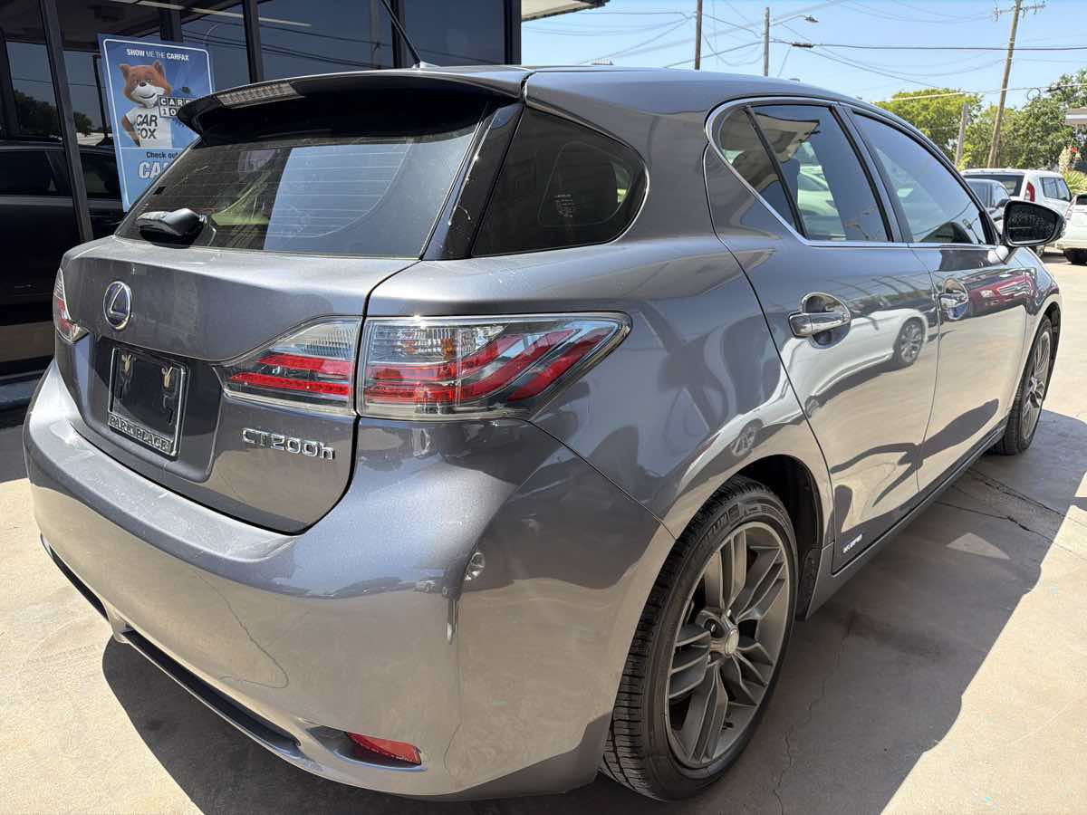 Used 2013 Lexus CT 200h w/ Premium Pkg w/Backup Camera FWD image 3