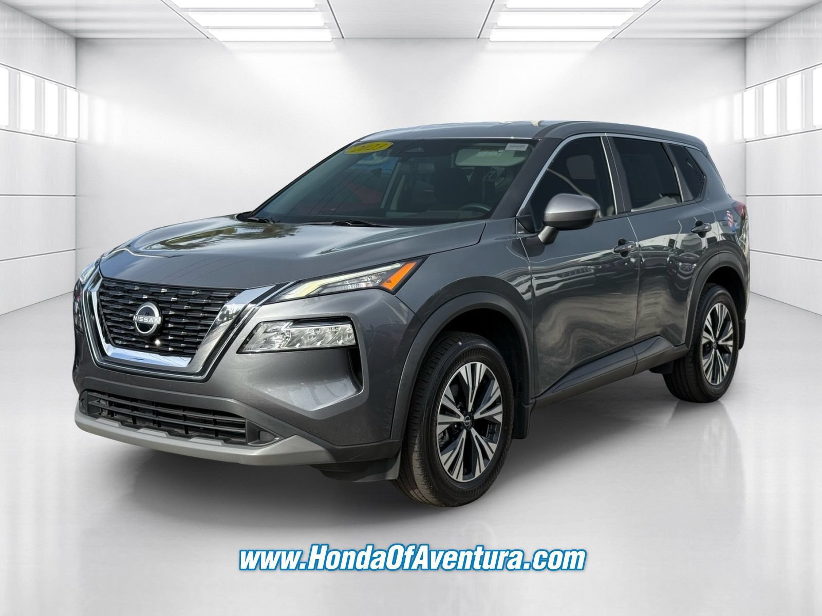 Used 2023 Nissan Rogue SV FWD image 3
