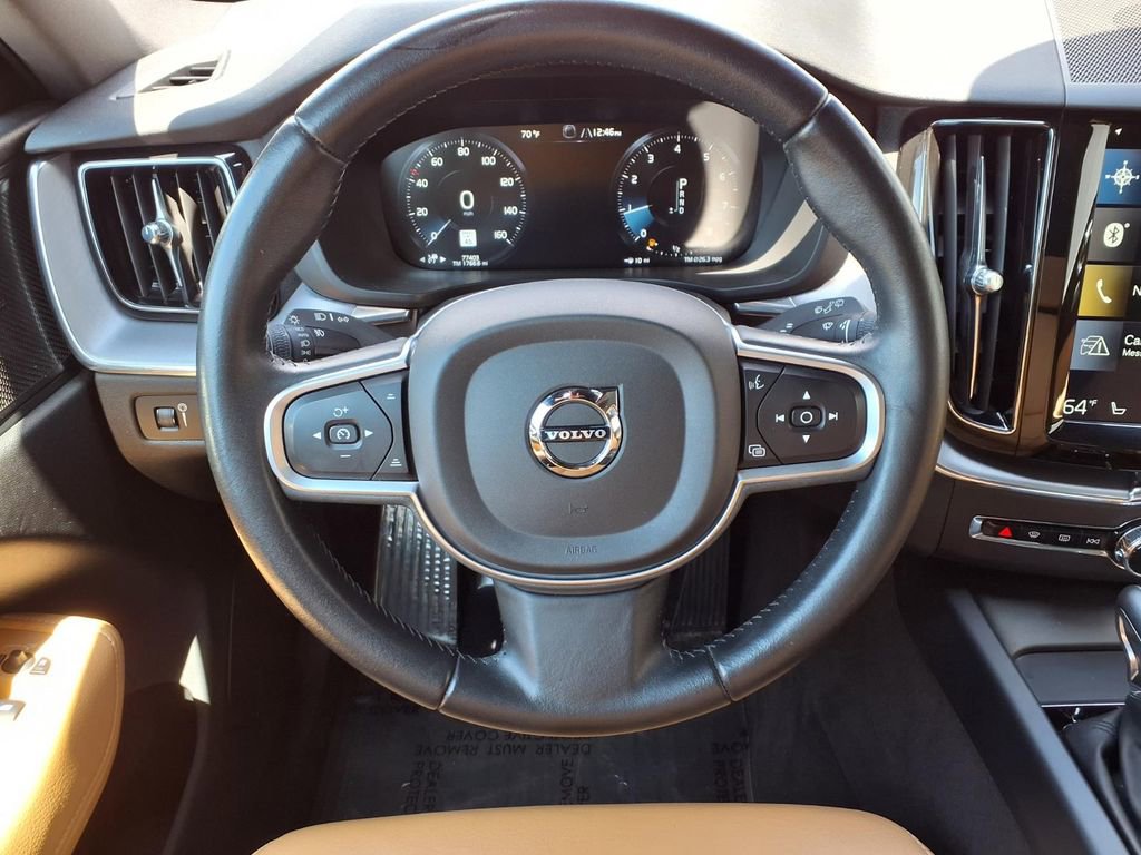 Used 2020 Volvo XC60 T5 Momentum w/ Protection Package Premier AWD/4WD image 14