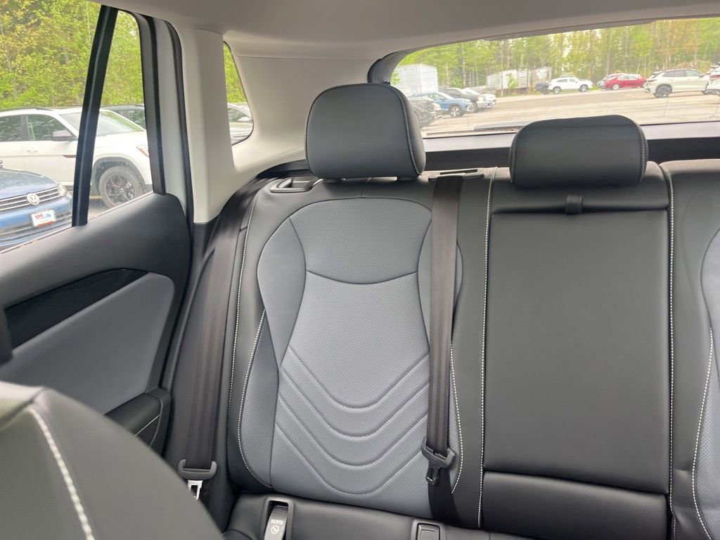 New 2026 Volkswagen Tiguan SE AWD/4WD image 13