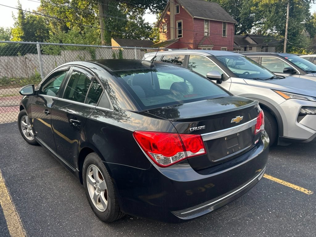 Used 2015 Chevrolet Cruze LT w/ Sun And Sound Package FWD image 8