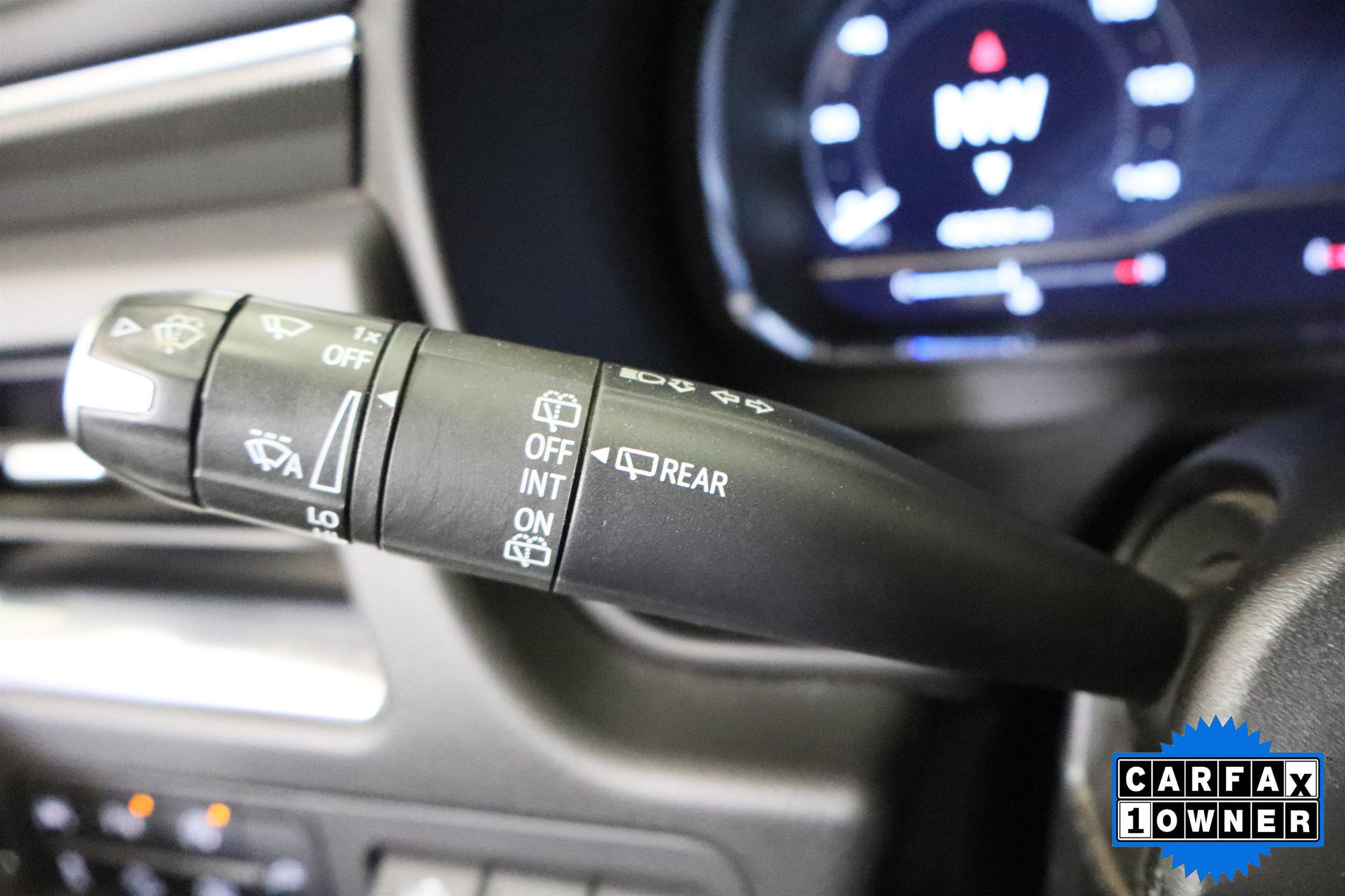 Used 2022 GMC Yukon AT4 w/ Technology Package image 30