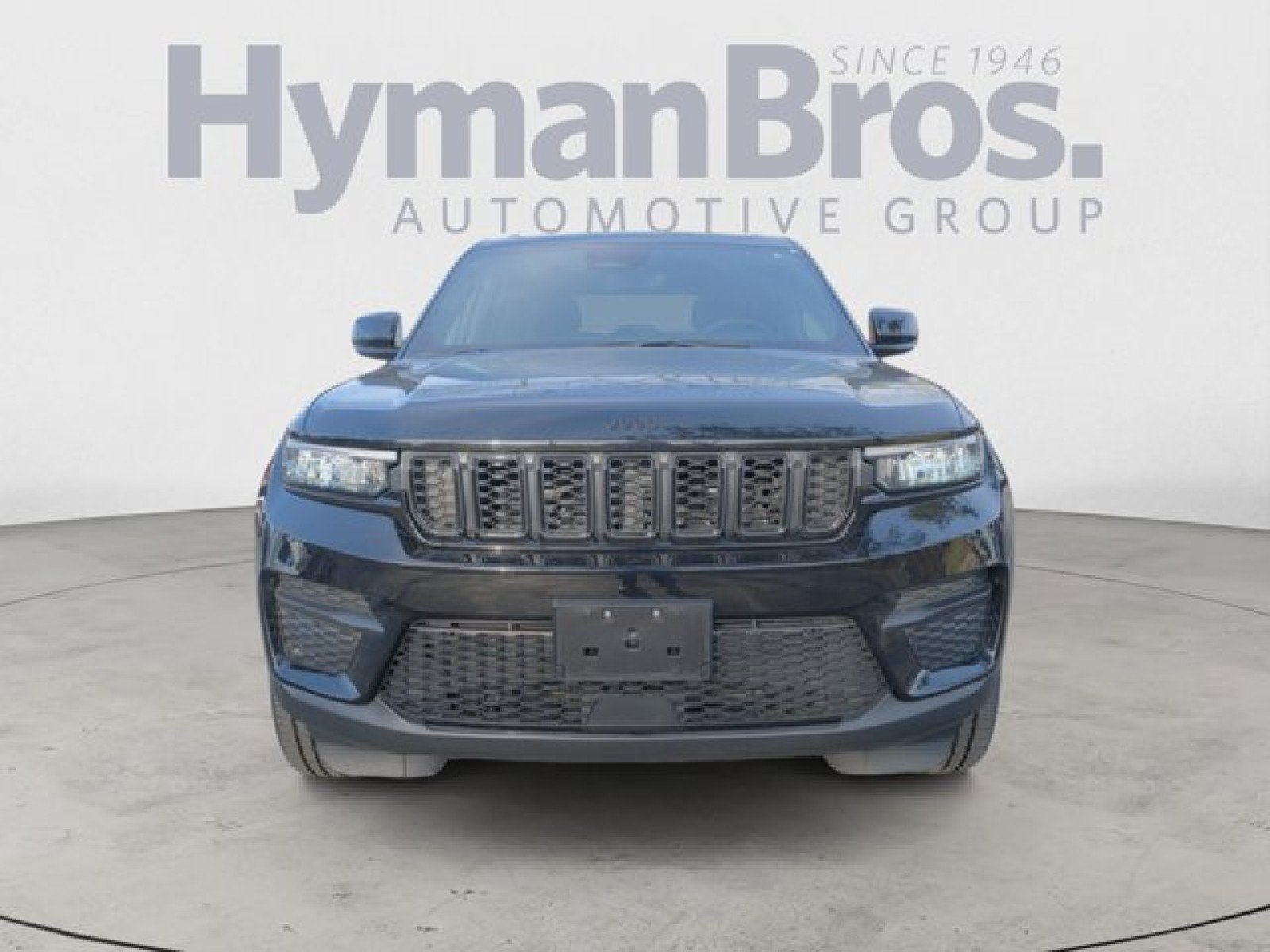 Used 2023 Jeep Grand Cherokee Altitude AWD/4WD image 8