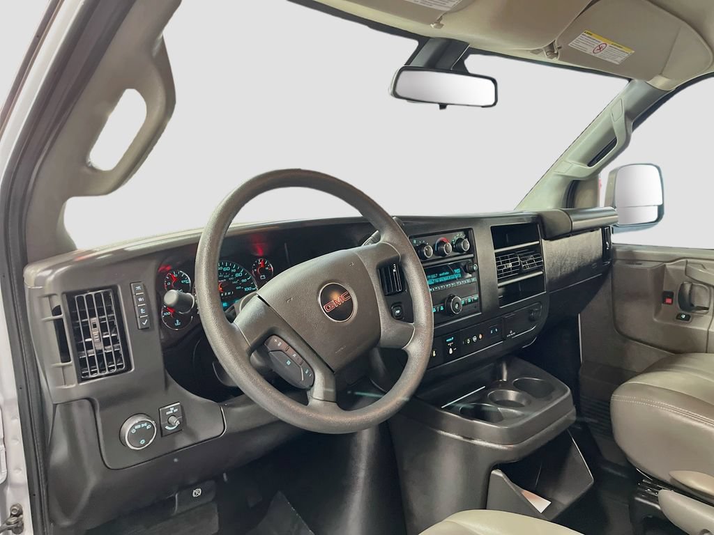 Used 2025 GMC Savana 3500 Extended w/ Driver Convenience Package RWD image 9