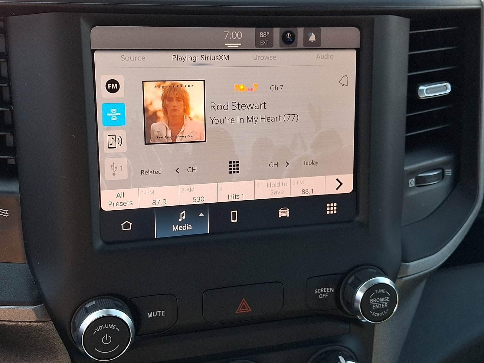 Used 2024 RAM 2500 Tradesman w/ Chrome Appearance Group image 18