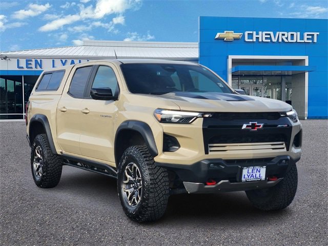 Used 2023 Chevrolet Colorado ZR2 w/ ZR2 Convenience Package III image 1
