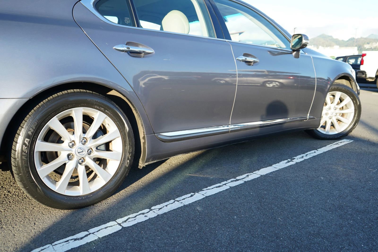 Used 2012 Lexus LS 460 image 7