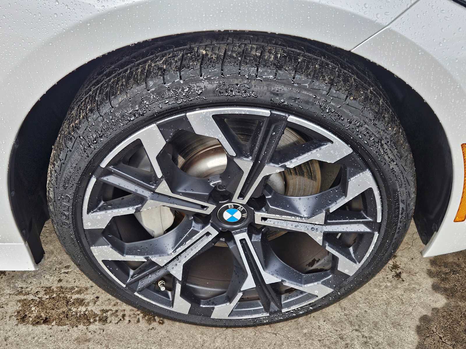 Used 2025 BMW 330i xDrive Sedan w/ Convenience Package image 9