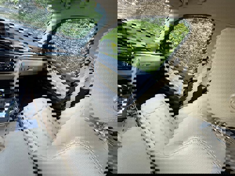 Used 2017 BMW 320i Sedan image 16