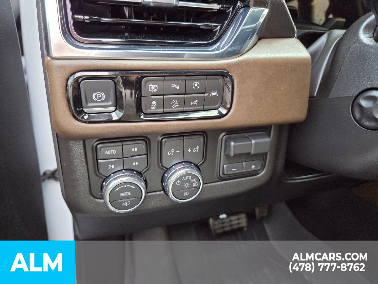 Used 2026 GMC Yukon Denali Ultimate image 9