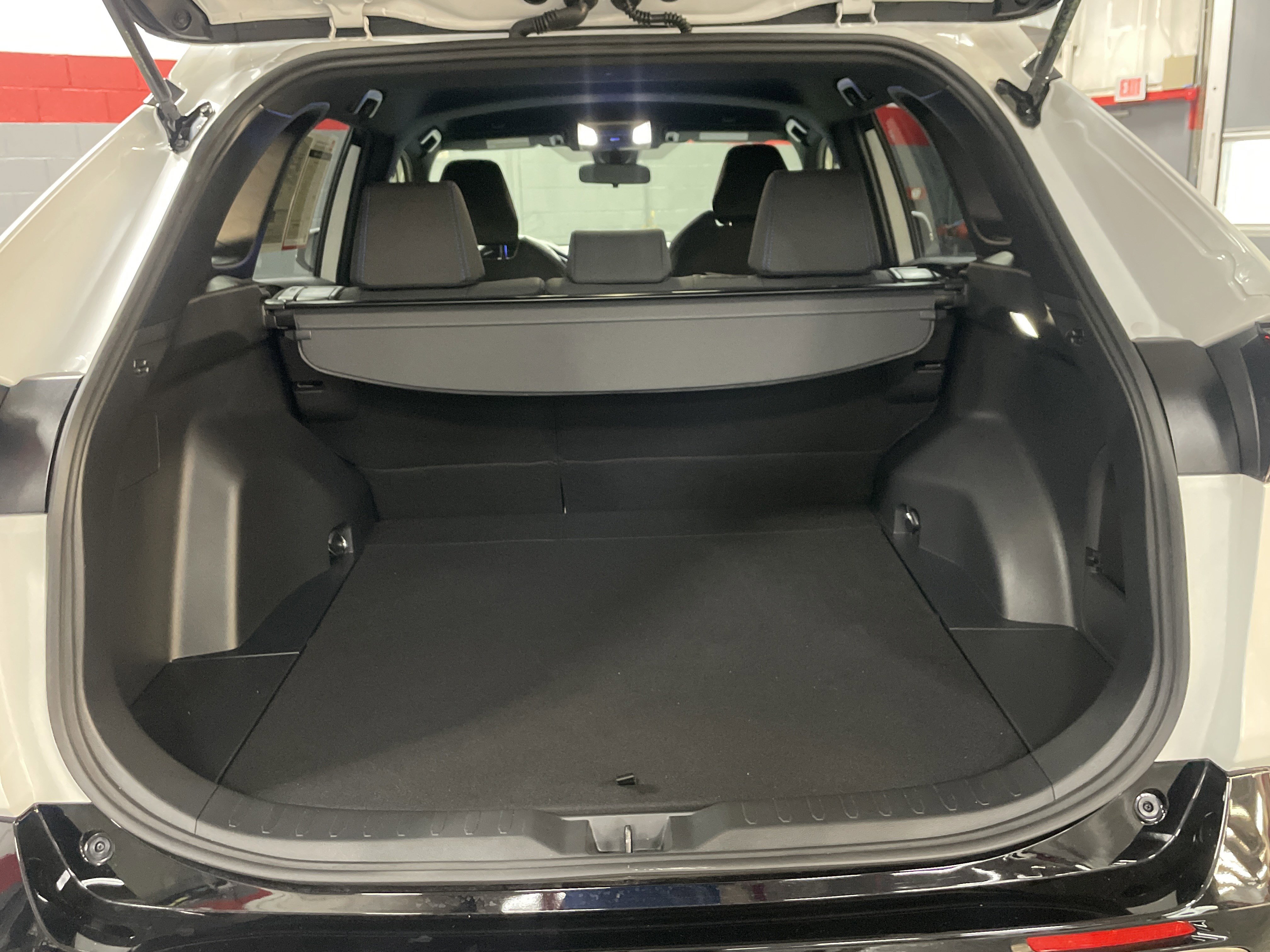 Certified 2025 Toyota RAV4 SE image 34