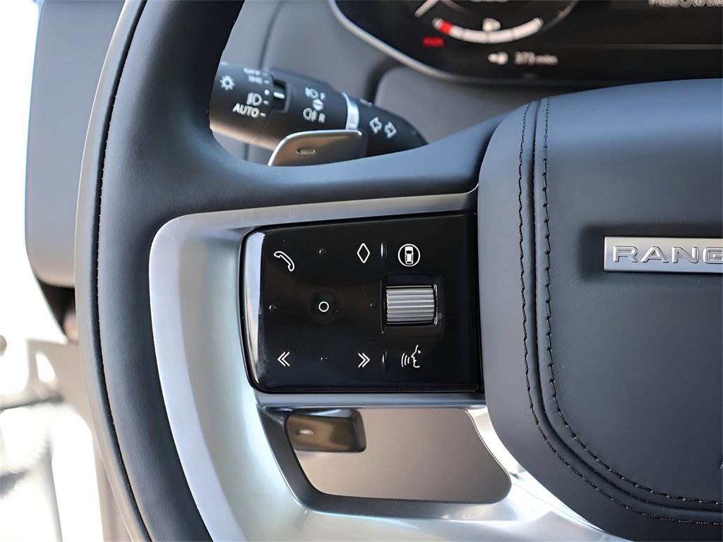 Used 2024 Land Rover Range Rover SE image 25