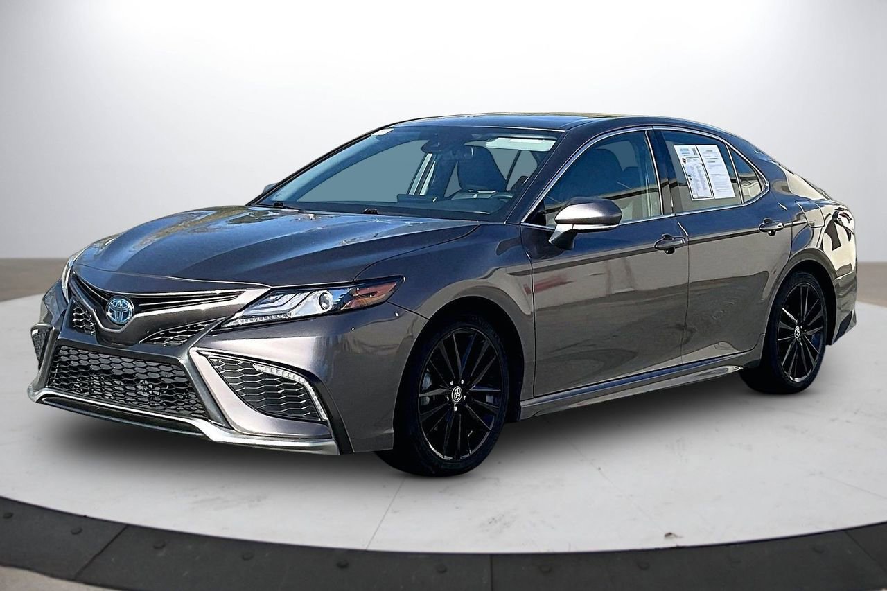 Used 2023 Toyota Camry XSE w/ Cold Weather Package image 4