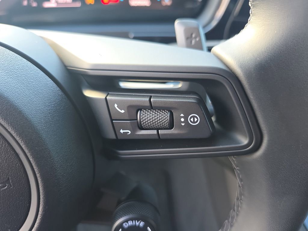 Certified 2025 Porsche Cayenne image 36