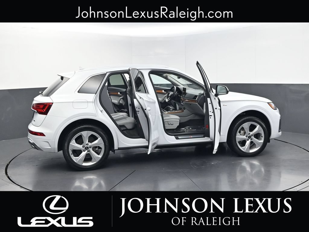 Used 2023 Audi Q5 2.0T Premium Plus w/ Premium Plus Package AWD/4WD image 32