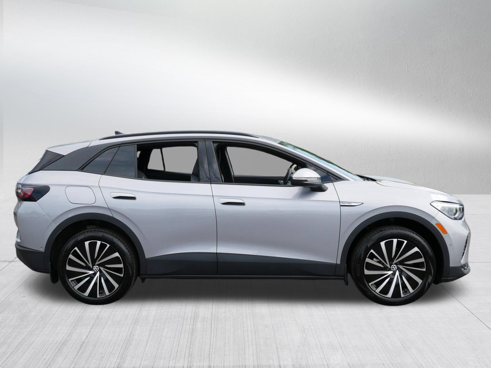 Certified 2025 Volkswagen ID.4 Pro AWD/4WD image 8