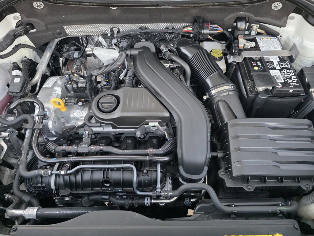 Used 2025 Volkswagen Taos SE image 22