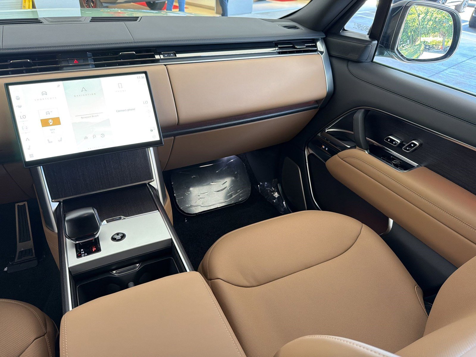 New 2026 Land Rover Range Rover SV AWD/4WD image 29