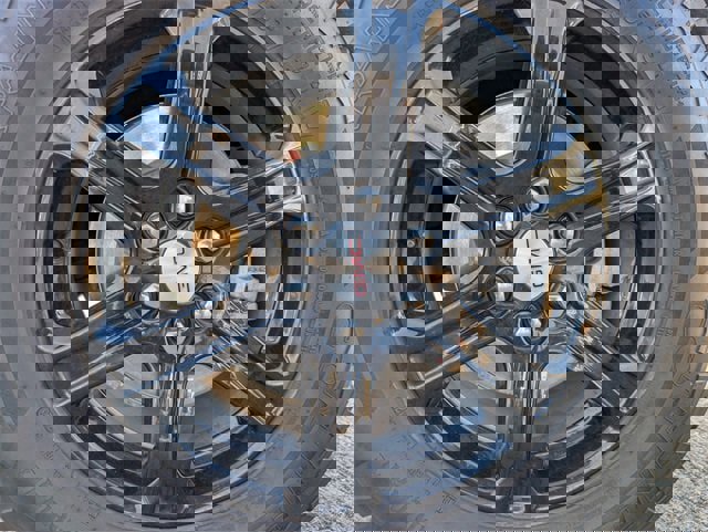 Used 2023 GMC Acadia AT4 w/ Technology Package image 7