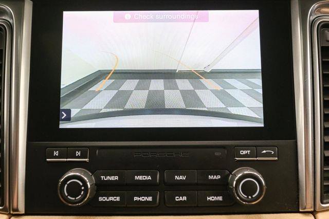 Used 2018 Porsche Macan Turbo image 31