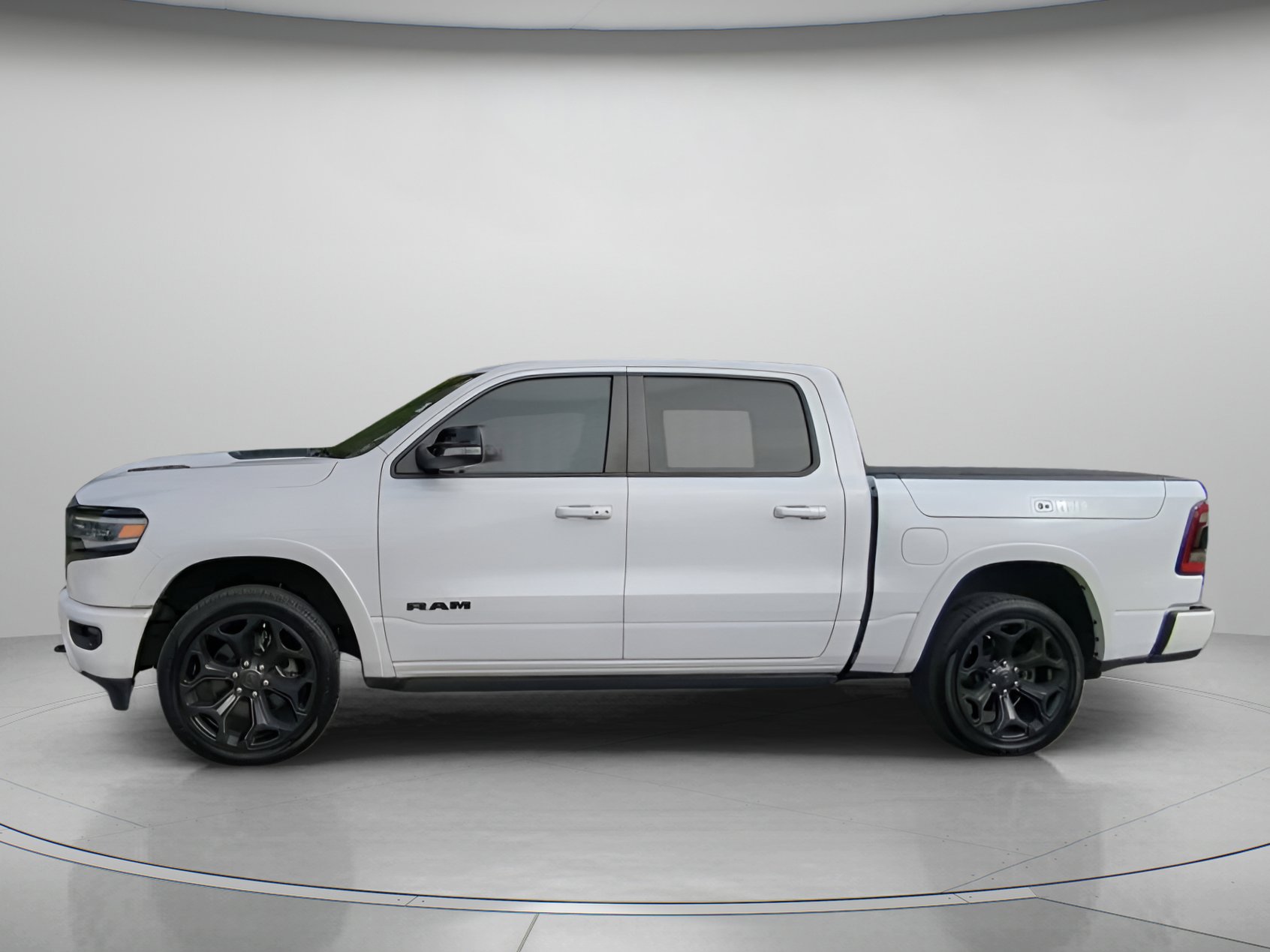 Used 2021 RAM 1500 Limited w/ Night Edition image 14