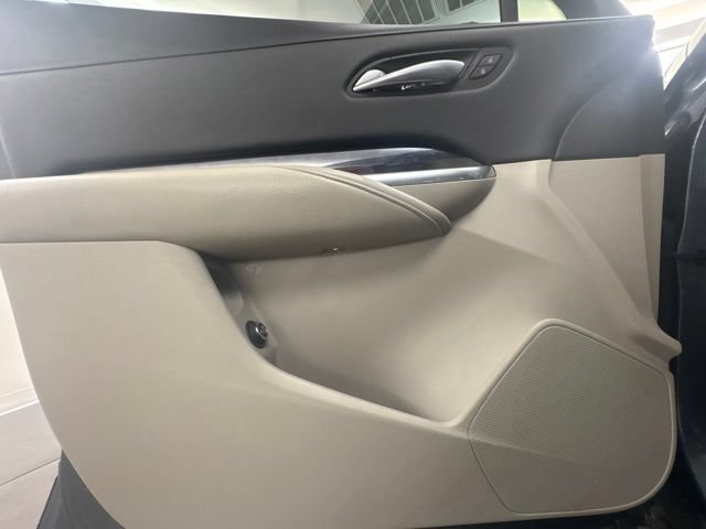 Used 2021 Cadillac XT4 Luxury w/ Cold Weather Package FWD image 13