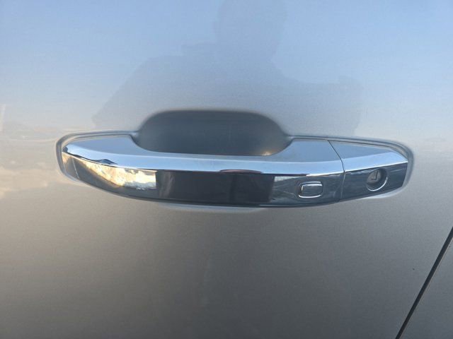 Used 2020 Chevrolet Silverado 2500 LTZ w/ LTZ Convenience Package image 12