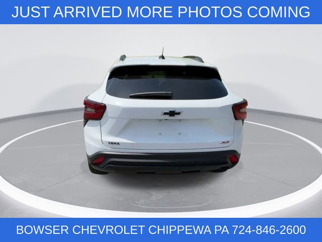 Certified 2025 Chevrolet Trax RS w/ Driver Confidence Package image 7
