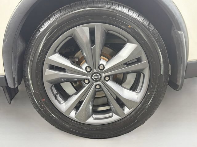 Certified 2023 Nissan Murano Platinum w/ Cargo Package AWD/4WD image 40