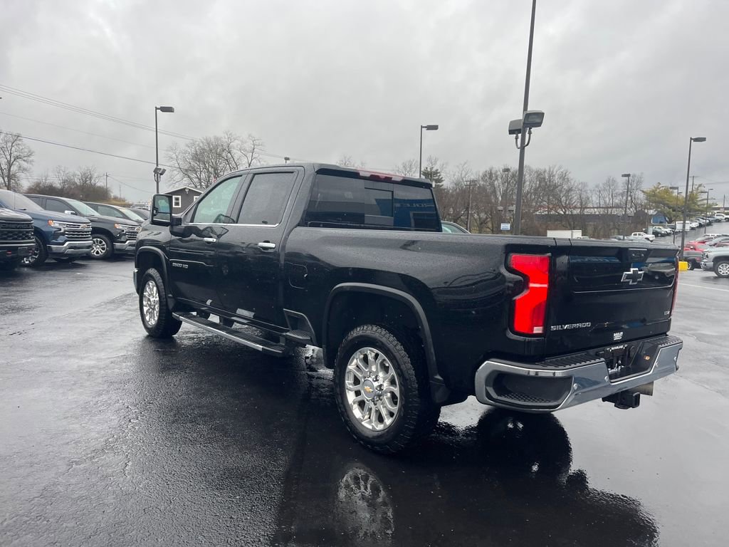 Used 2025 Chevrolet Silverado 2500 LTZ w/ LTZ Plus Package image 3