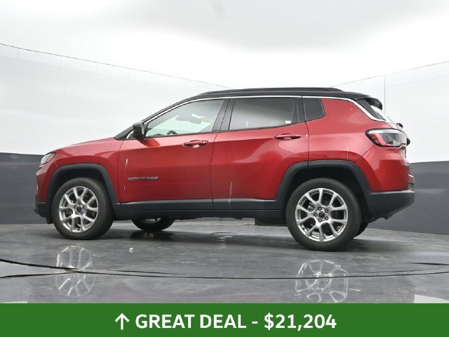 Used 2025 Jeep Compass Limited AWD/4WD image 52