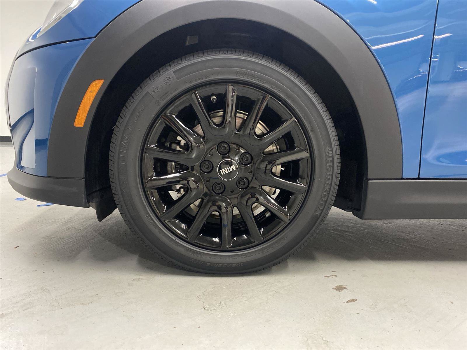 Certified 2024 MINI Cooper 2-Door Hardtop FWD image 23