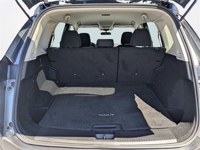 Used 2023 Nissan Rogue S image 8