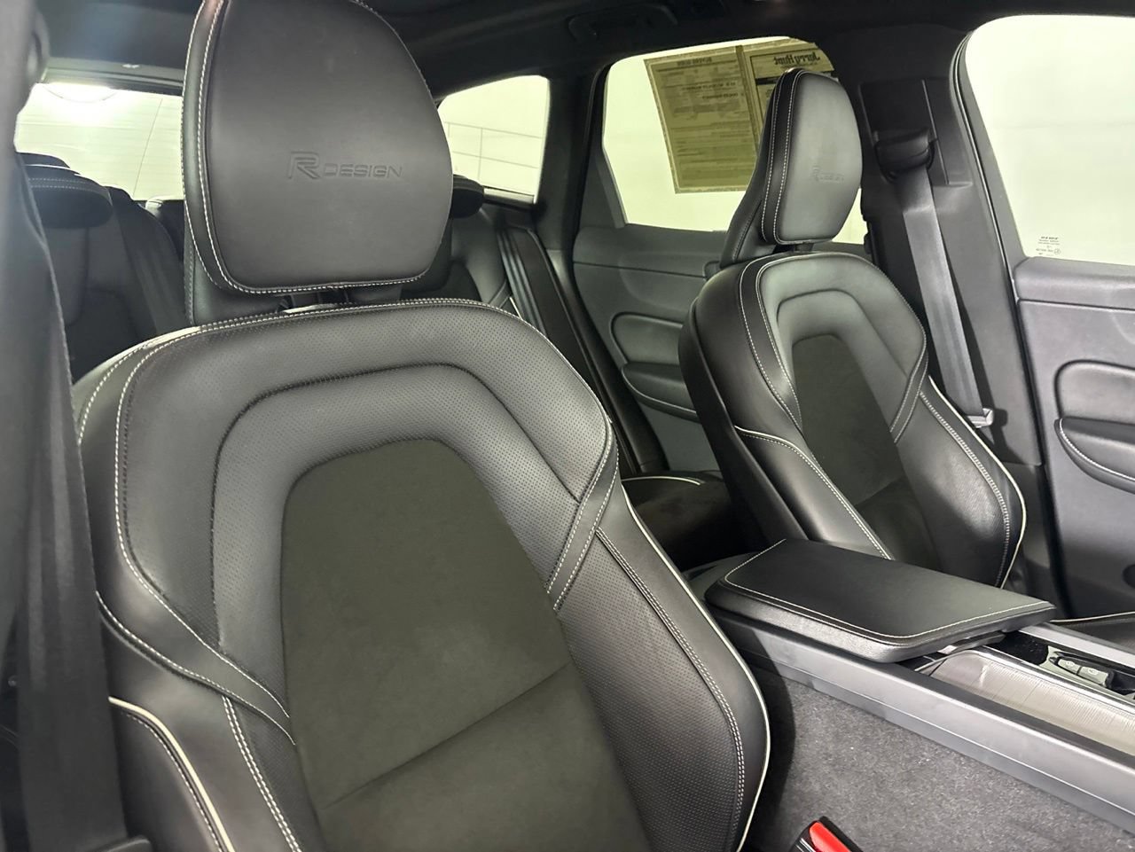 Used 2019 Volvo XC60 T5 R-Design w/ Protection Package Premier FWD image 30