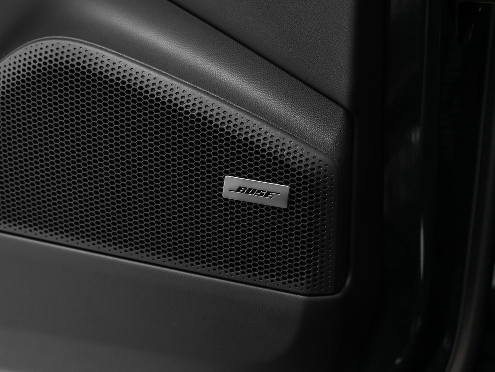 New 2025 Porsche Macan 4 Electric image 45