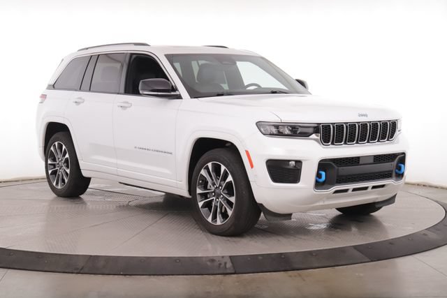 Used 2022 Jeep Grand Cherokee Overland AWD/4WD image 2